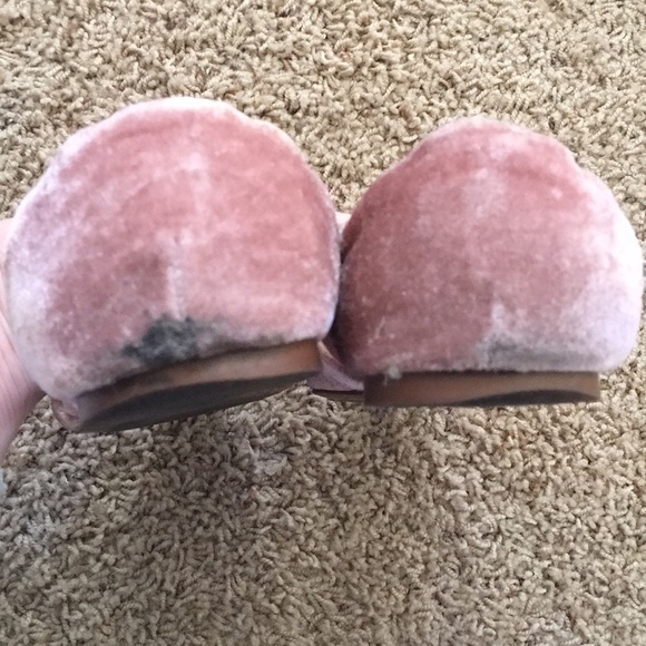 Pink velvet pointed toe flats - Picture 5 of 5